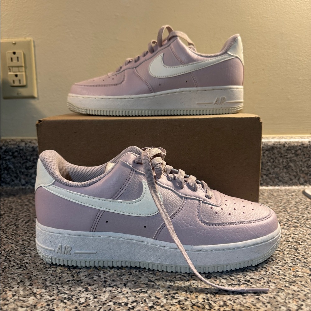 Women's Nike Air Force 1 '07 Platinum Violet Sail DV3808 001 Purple White Size 8